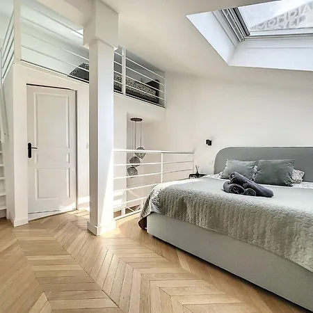 : Duplex A 5 Minutes A Pied Du Palais Des Festivals *