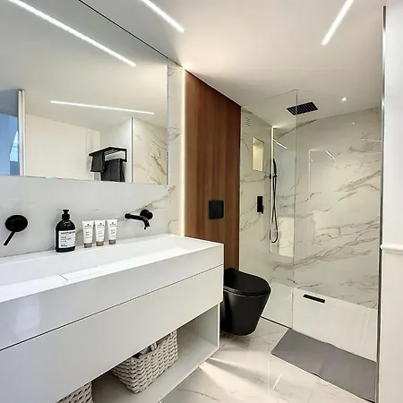 : Duplex A 5 Minutes A Pied Du Palais Des Festivals *