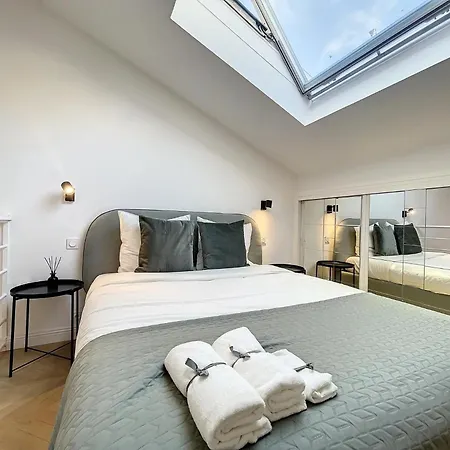 : Duplex A 5 Minutes A Pied Du Palais Des Festivals *