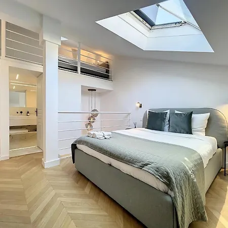 : Duplex A 5 Minutes A Pied Du Palais Des Festivals